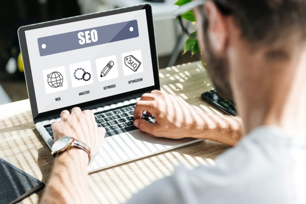 SEO web lên top tìm kiếm có đắt không?